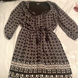 Black and white patterned dress